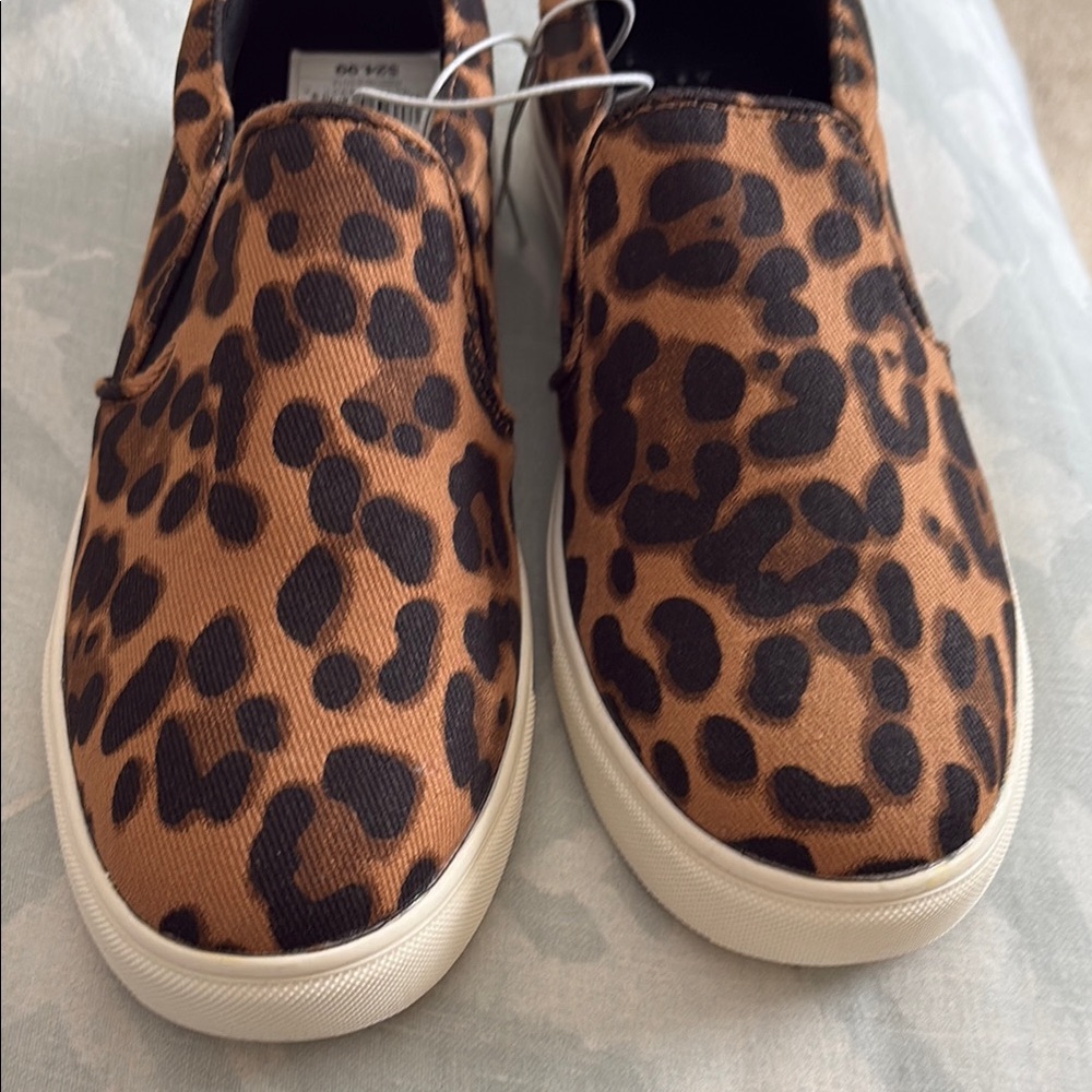 A new day Leopard Print Slip-On Sneakers size 8 NWT - Picture 2 of 5
